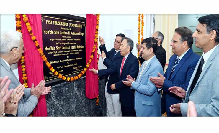 High speed internet, broadband remain suspended in Kashmir