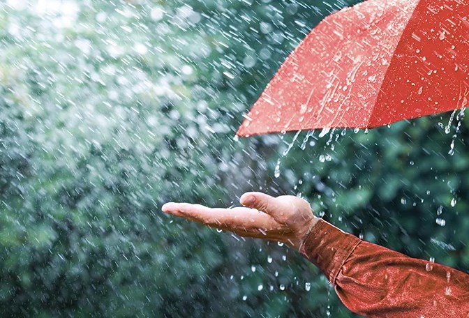 Sunny day in Kashmir, rain likely on Tuesday