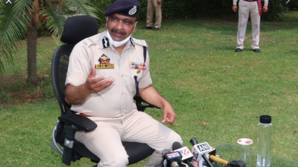DC Jammu discusses issue regarding issuance of certificates with SDMs, Tehsildars