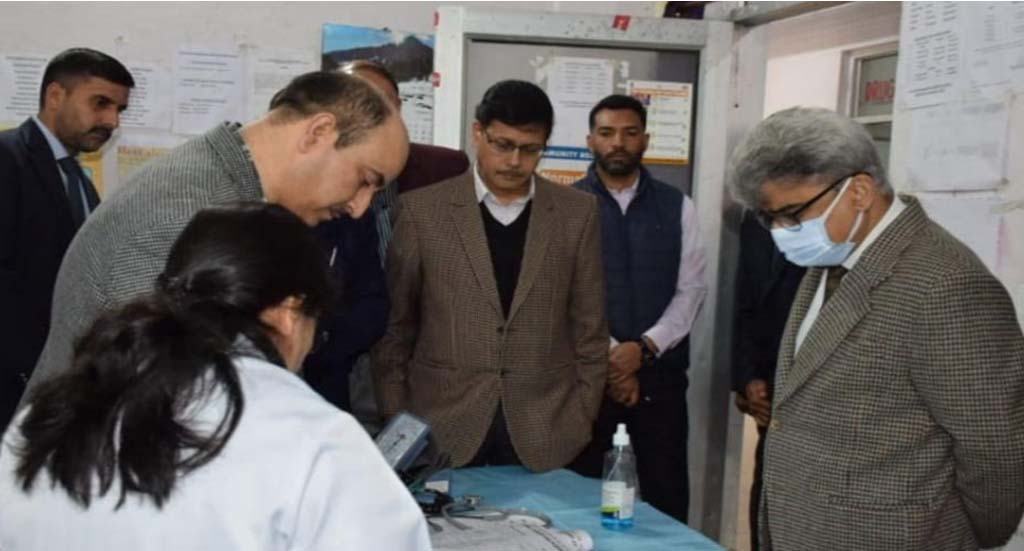 CS visits Jagti to listen to grievances of Migrants