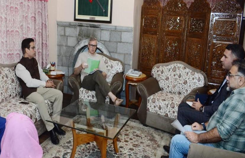 At Raabita, CM Interacts with public representatives, deputations; discusses developmental, public welfare issues