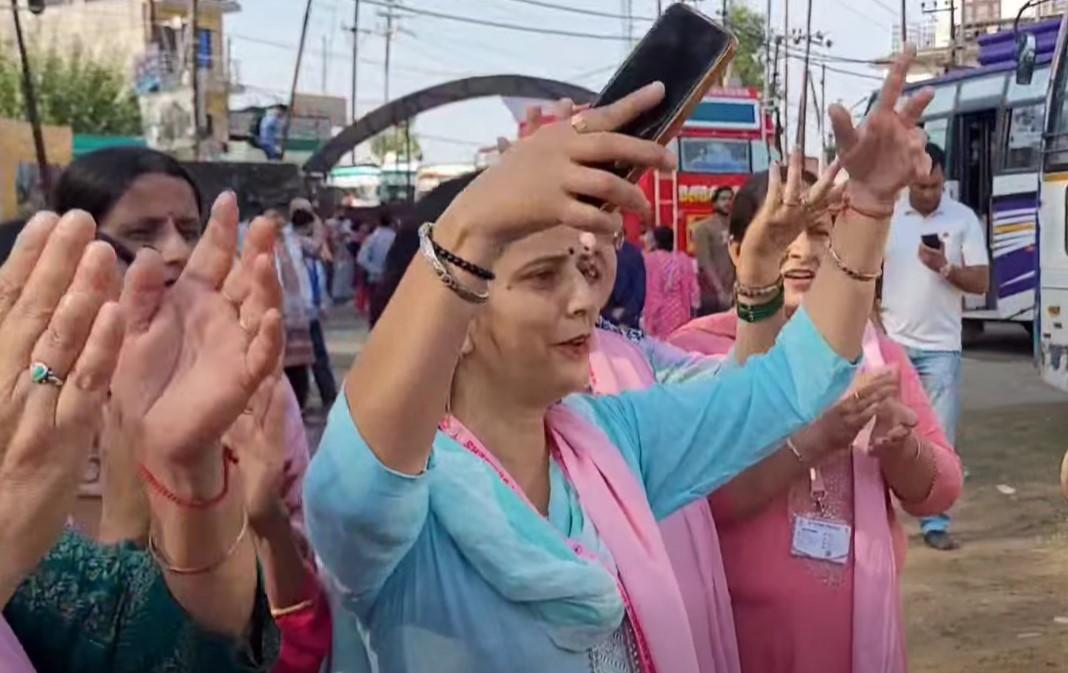 Over 9,000 pilgrims leave from Jammu for Kheer Bhawani Mela