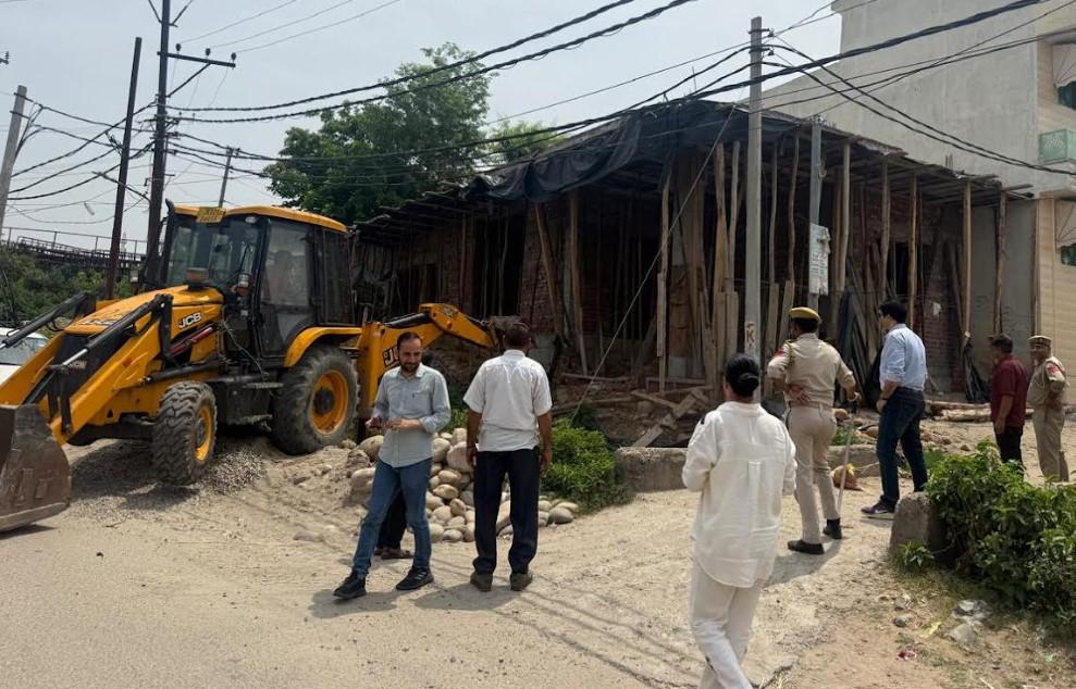 JDA conducts encroachment drive in Sidhra, Majeen & Paloura