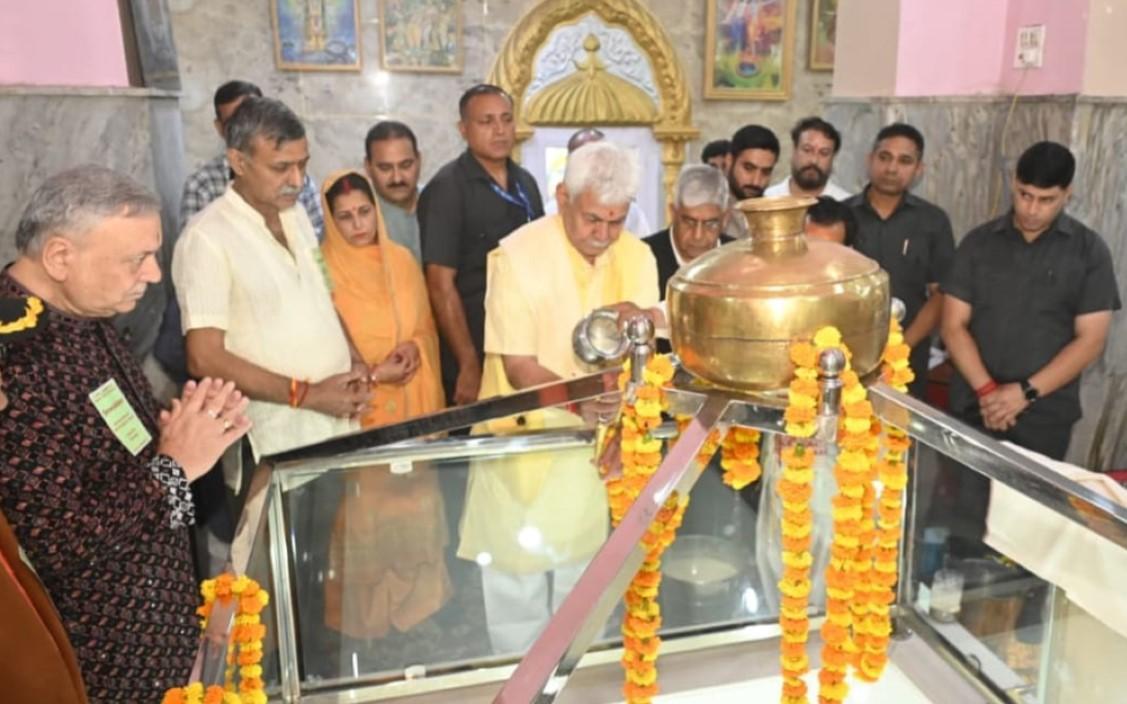 LG Sinha attends Rudra Abhishek ceremony on the auspicious occasion of Shivacharya Abhinavgupta Jayanti and Nirjala Ekadashi