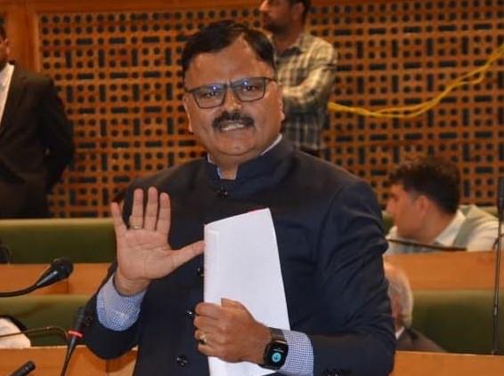 Govt issues 2,486 EWS certificates in Kashmir, 24,058 in Jammu: Javed Rana