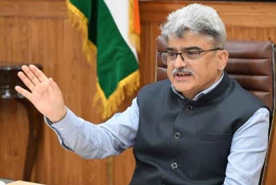 CS reviews impediments, steers measures to accelerate solarisation across J&K