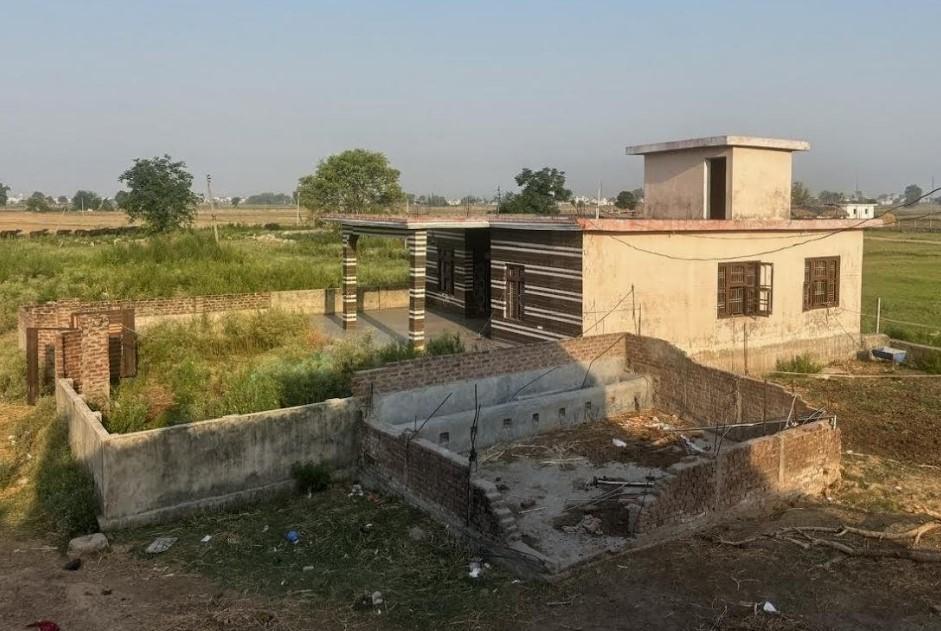 District Administration Jammu demolishes illegal properties of notorious drug kingpins worth ₹10 crore in Bishnah