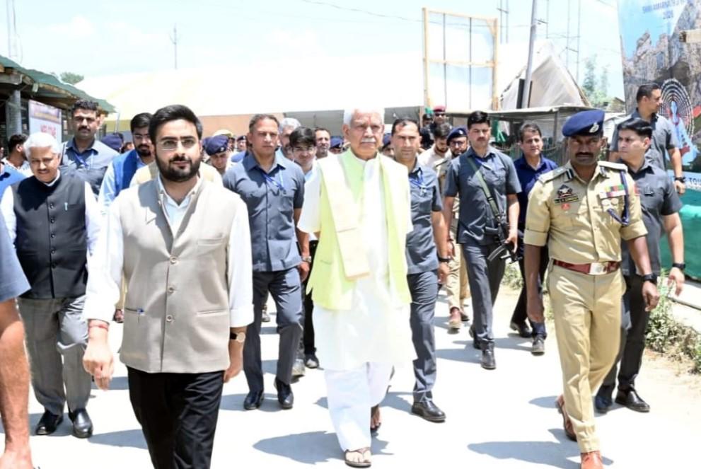 LG Sinha visits Pantha Chowk Yatra Transit Camp and Yatri Niwas in Srinagar; reviews arrangements for pilgrims