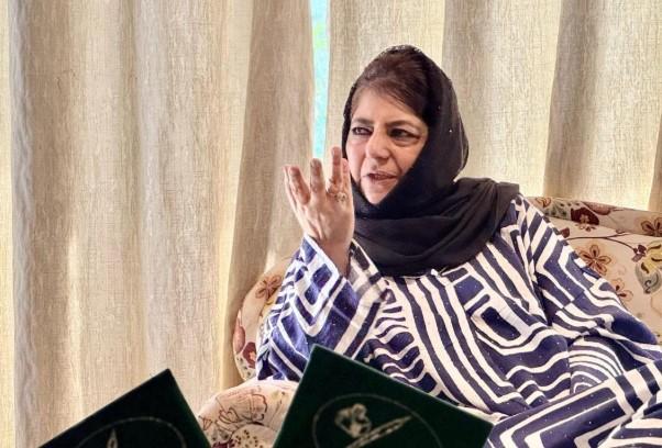 "I support Article 370, I’m a dimaagi naxal" : PDP Chief Mehbooba Mufti