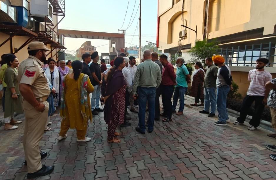 Jammu Municipal Commissioner Assures Strict Action on Royal Nest Sapphire if Rules Were Violated