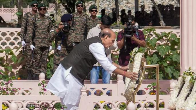 Rajnath Singh leads Kargil Vijay Diwas tributes at Dras war memorial