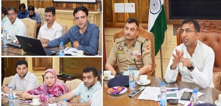 Div Com Kashmir urges fruit growers to leverage railway freight services for economical transportation