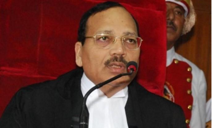 Ex-CJI Gavai leaves official car for successor Surya Kant at Rashtrapati Bhavan