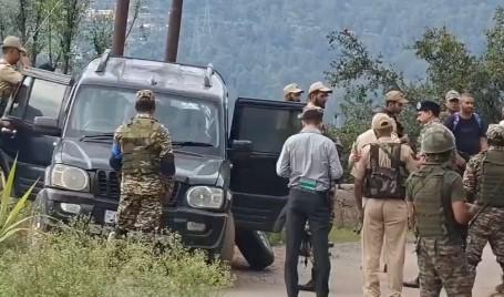 SUV evades security checkpoint on J-K highway in Ramban; police open fire