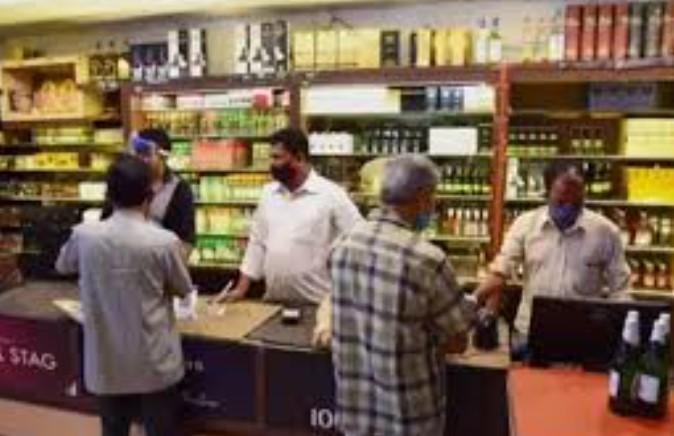 SC issues notice to Centre on plea seeking ban on alcohol sales in tetra packs, sachets