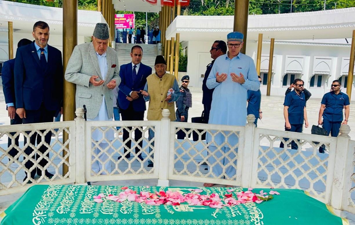NC President Farooq Abdullah, J-K CM Omar Abdullah offer Eid prayers at Dargah Hazratbal