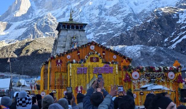 Kedarnath Yatra temporarily halted due to bad weather in Uttarakhand