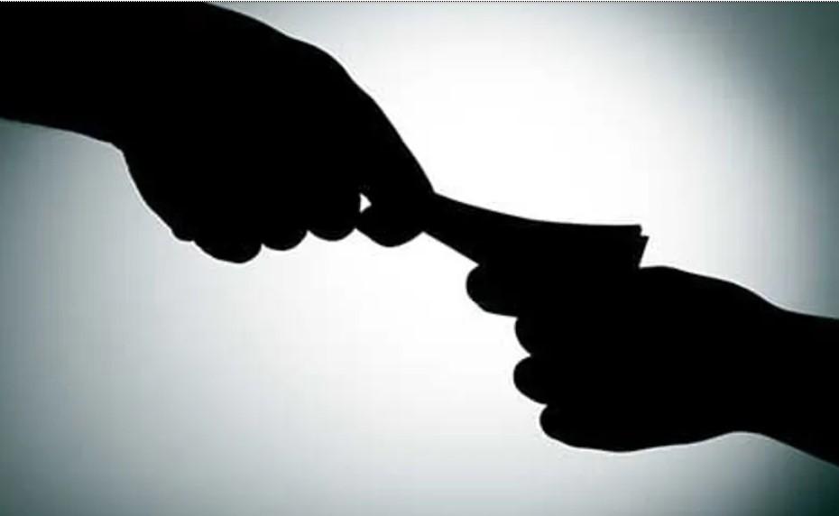 ACB nabs two PWD officials in Baramulla for taking Rs 13,000 bribe
