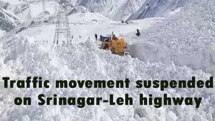 Snowfall at Zojila Halts Traffic on Srinagar–Leh Highway