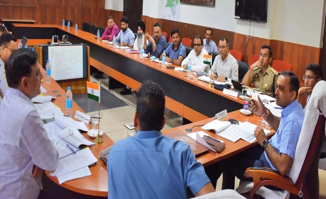 Div Com chairs board meeting of Shri Shiv Khori Shrine Board