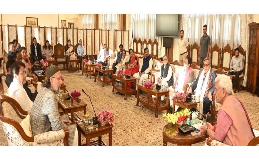 Parliamentary Standing Committee on External Affairs calls on Lieutenant Governor