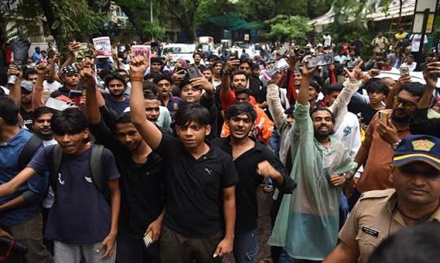 Serious about not filing FIRs against students who protested over paper leaks, Centre tells SC