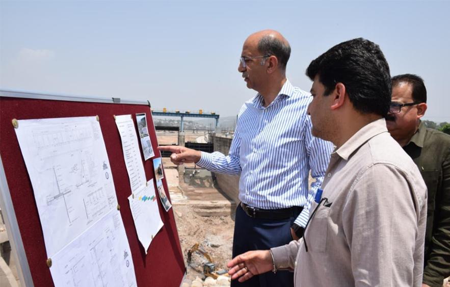 Advisor to Chief Minister reviews New Assembly Complex construction, inspects dev works in Jammu