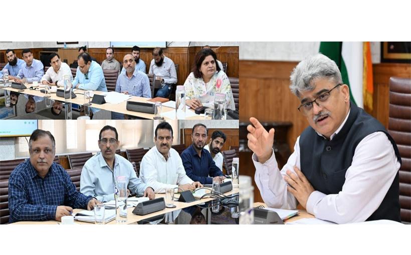 CS reviews progress in solarisation of Government buildings