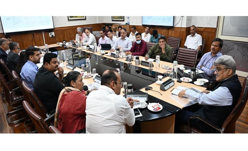 Chief Secy calls for saturation of beneficiary-oriented schemes across J&K