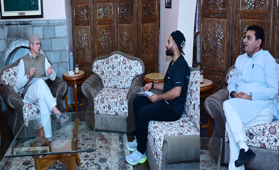 CM Omar Abdullah meets MLAs, trade and tourism stakeholders; reviews development, business and tourism issues