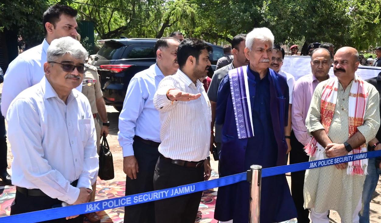 Lt Governor visits Mubarak Mandi Heritage Complex, Reviews progress of ongoing projects