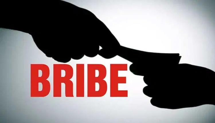 J&K: Anti-Corruption Bureau arrested Head Constable in a trap case red-handed while accepting bribe of Rs. 15,000
