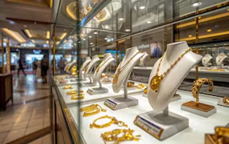 Gold rebounds Rs 1,050 on firm global cues; silver rises Rs 1,300