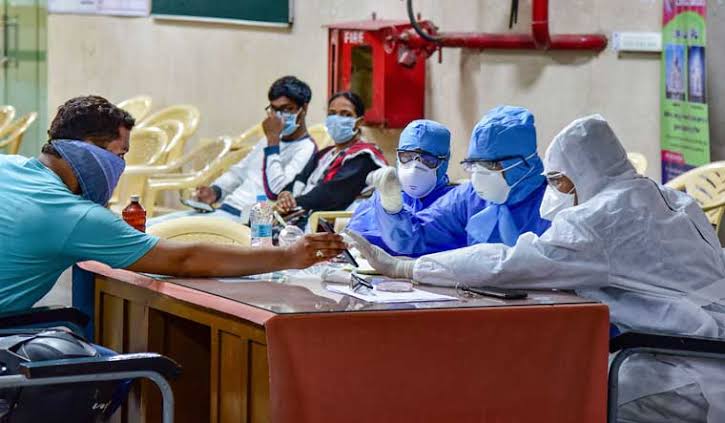 US death toll tops 2000 in a day, more than 6,60,000 infected across the world 